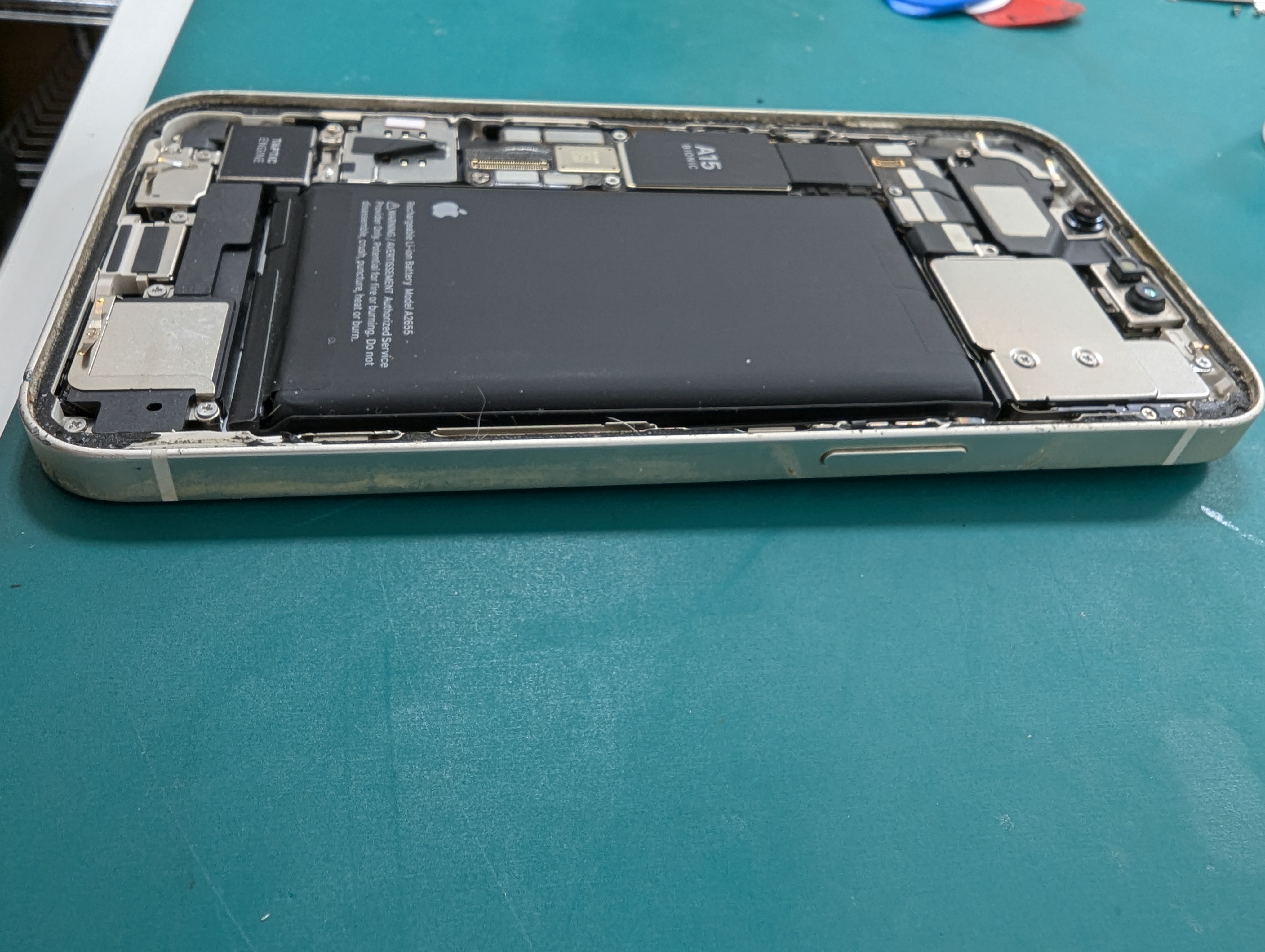 iPhone 13（アイフォンサーティ）のバッテリー交換ならスマホ修理工房アル・プラザ小杉店へお任せください☆